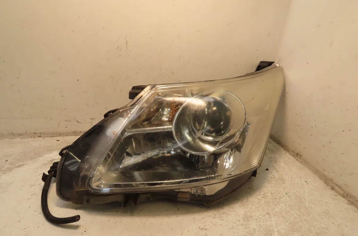 Phare gauche Toyota AVENSIS Break (_T27_) 2.0 d-4d (adt270_) (2011-2018) occasion