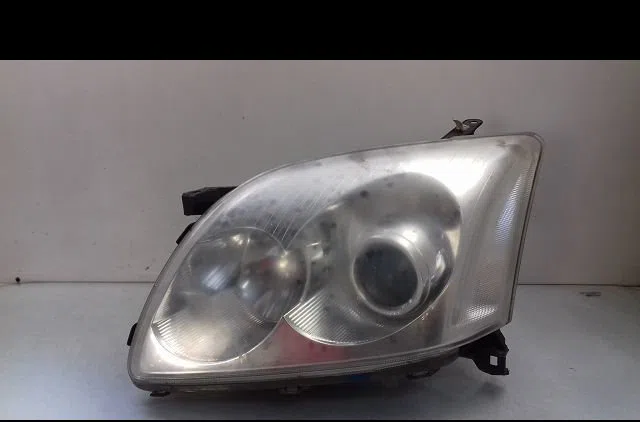 Phare gauche Toyota AVENSIS (_T25_) 2.0 d-4d (cdt250_) (2003-2008) occasion