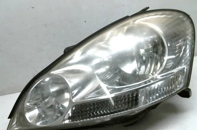 Phare gauche Toyota AVENSIS VERSO (_M2_) 2.0 d (clm20_) (2001-2005) occasion