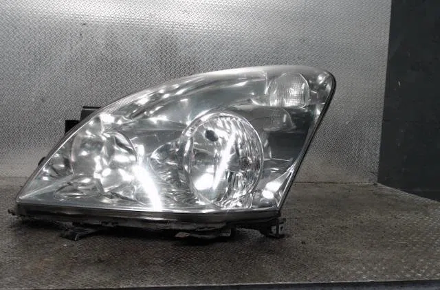 Phare gauche TOYOTA COROLLA VERSO 2  COROLLA VERSO 2 PHASE 2 occasion