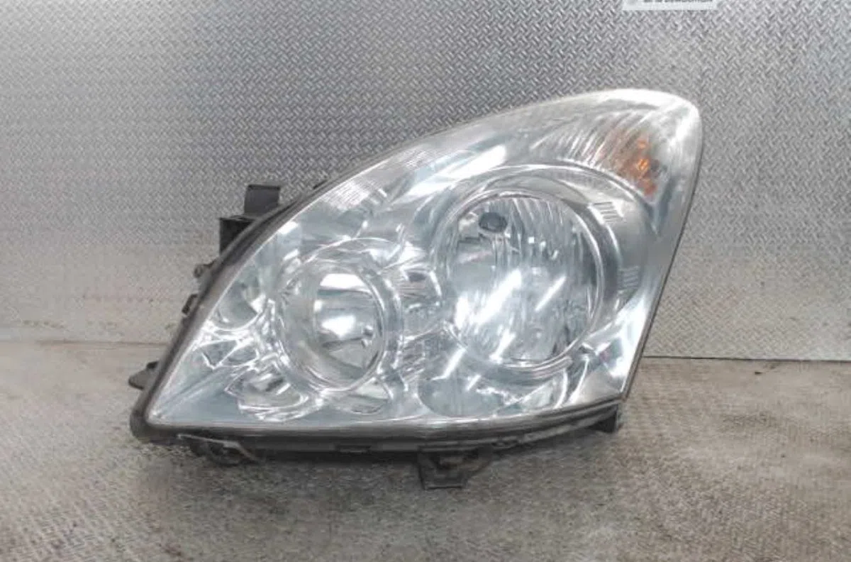 Phare gauche TOYOTA COROLLA VERSO 2  COROLLA VERSO 2 PHASE 2 occasion