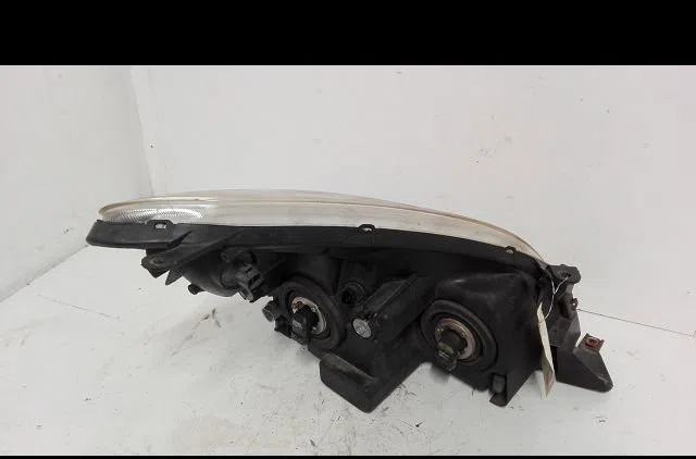 Phare gauche Toyota COROLLA Verso (ZER_, ZZE12_, R1_) 2.0 d-4d (cur10_) (2004-2009) occasion