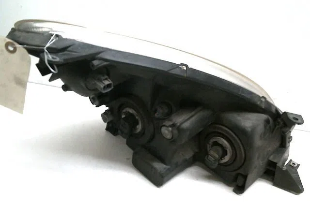 Phare gauche Toyota COROLLA Verso (ZER_, ZZE12_, R1_) 2.0 d-4d (cur10_) (2004-2009) occasion