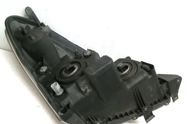 Phare gauche Toyota COROLLA Verso (ZER_, ZZE12_, R1_) 2.0 d-4d (cur10_) (2004-2009) occasion