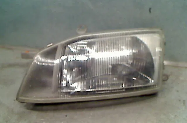 Phare gauche TOYOTA HI ACE 1996 occasion