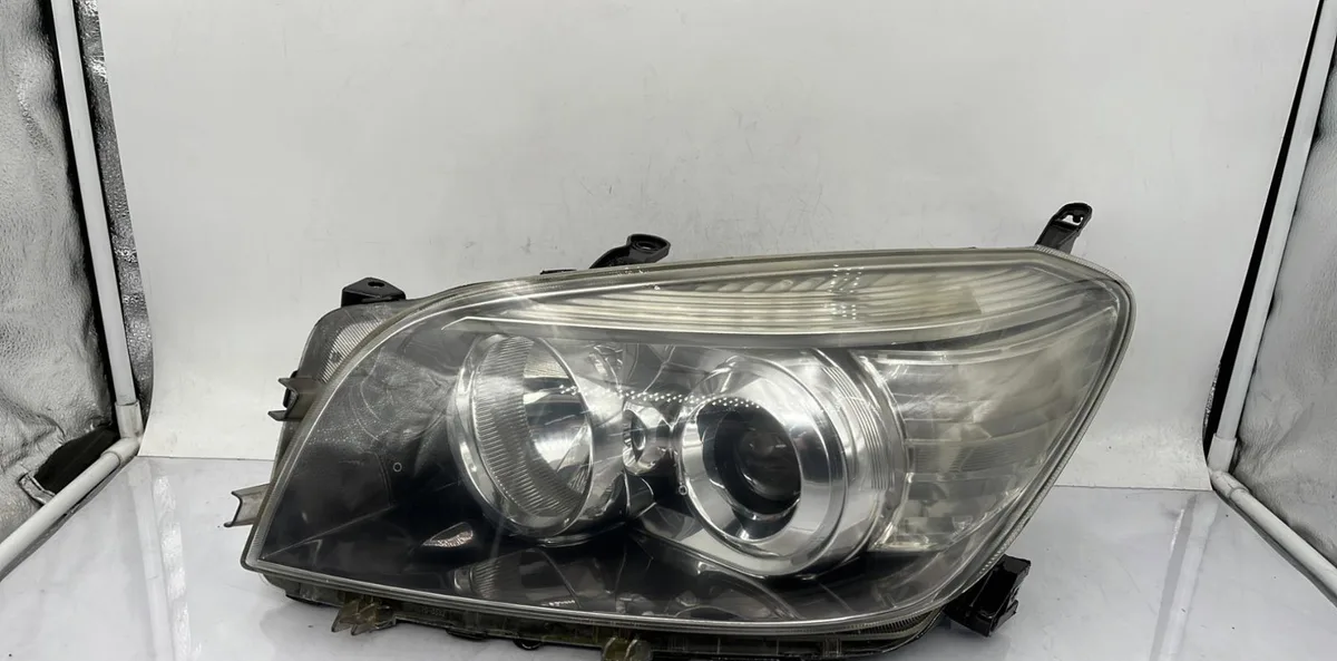 Phare gauche TOYOTA RAV4 3 PHASE 1 occasion