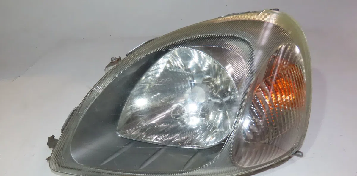Phare gauche Toyota YARIS (_P1_) 1.0 (scp10_) (1999-2005) occasion