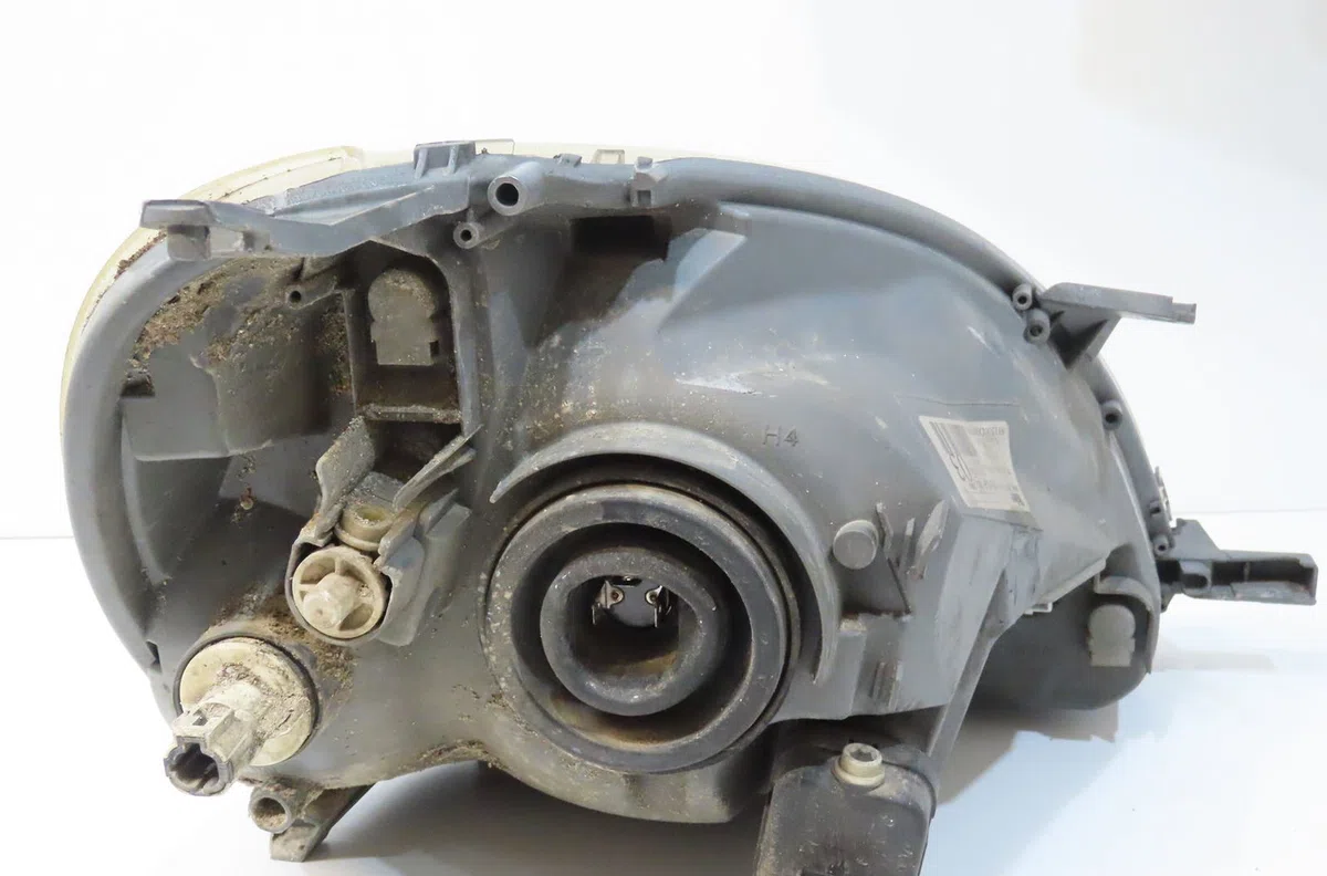 Phare gauche Toyota YARIS (_P1_) 1.0 (scp10_) (1999-2005) occasion