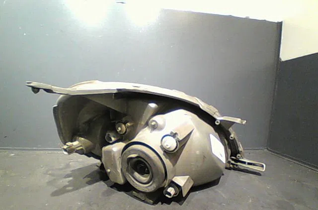 Phare gauche Toyota YARIS (_P1_) 1.4 d-4d (nlp10_) (2001-2005) occasion