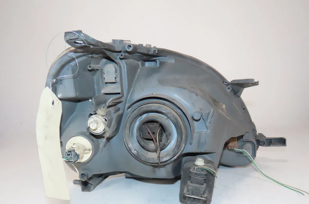Phare gauche Toyota YARIS (_P1_) 1.4 d-4d (nlp10_) (2001-2005) occasion