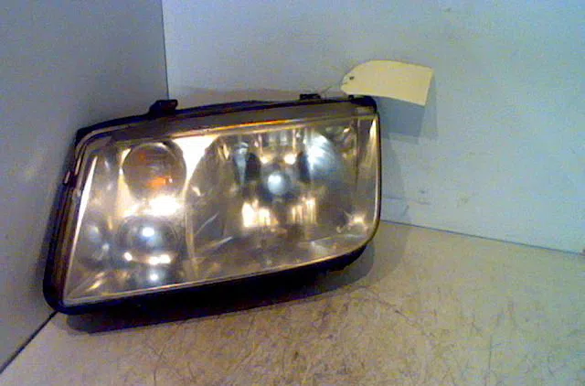 Phare gauche VOLKSWAGEN BORA 2003 occasion