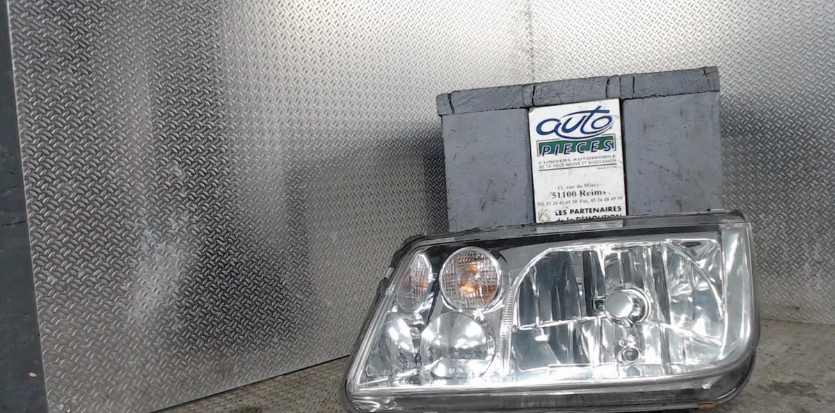 Phare gauche Volkswagen BORA I (1J2) 1.9 tdi (1998-2005) occasion