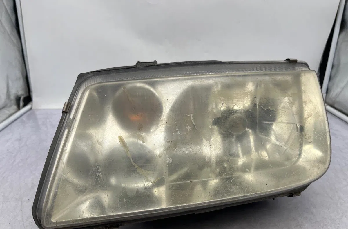 Phare gauche VOLKSWAGEN BORA occasion