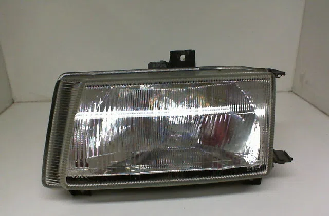 Phare gauche VOLKSWAGEN CADDY II Phase 1 09-1996--03-2004 1.9 TDI occasion