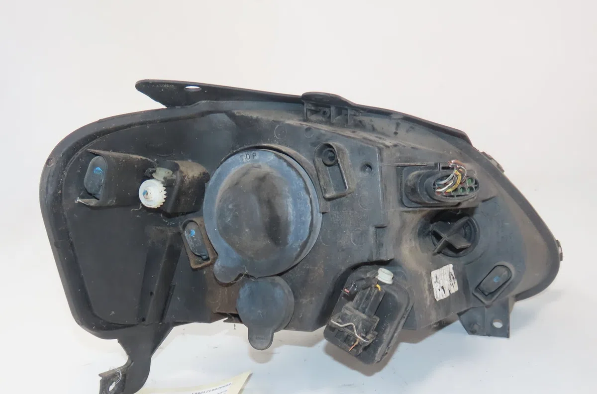 Phare gauche Volkswagen FOX 3-5 portes (5Z1, 5Z3, 5Z4) 1.2 (2005-2011) occasion