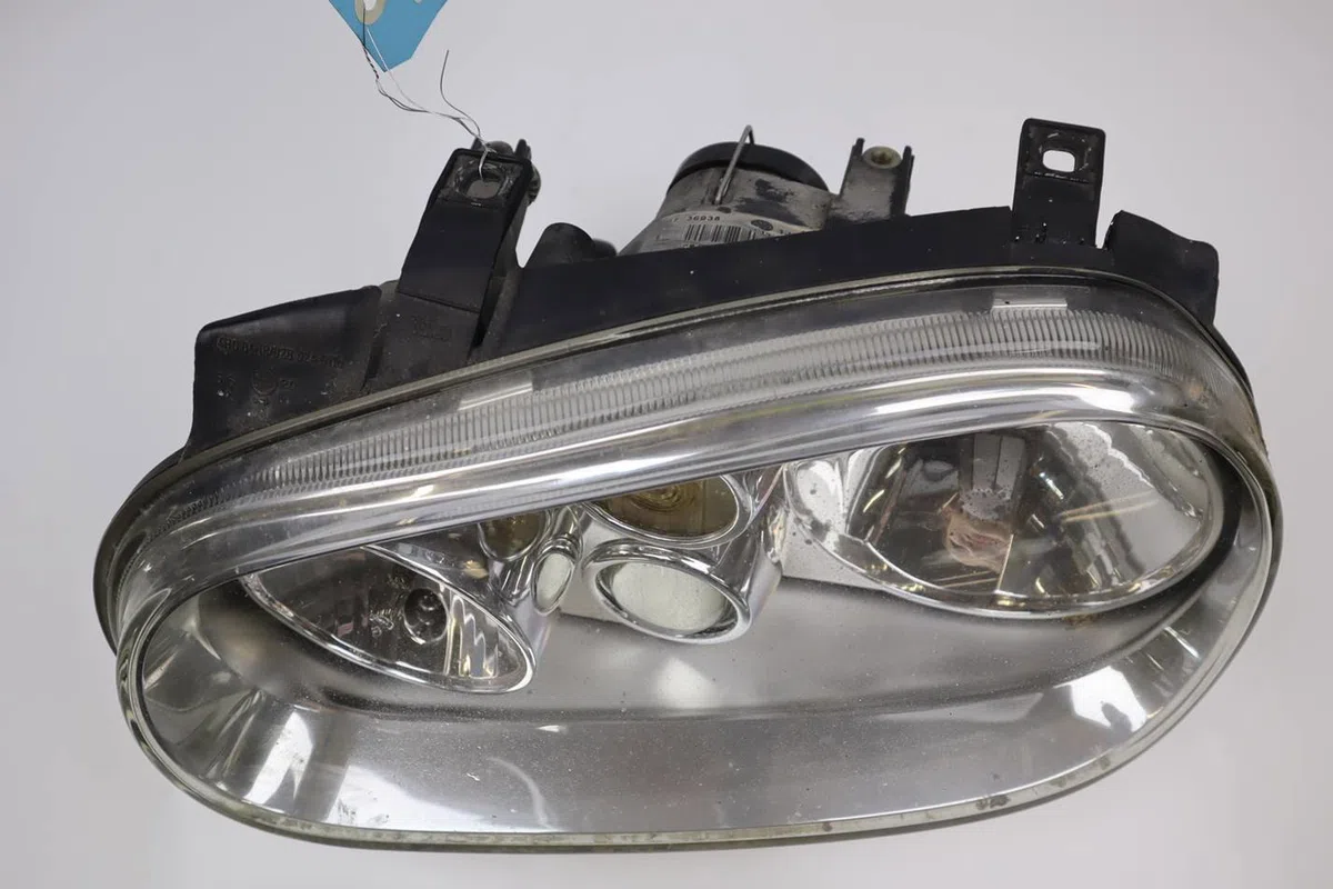 Phare gauche VOLKSWAGEN GOLF IV  1.9 TDI 110ch occasion