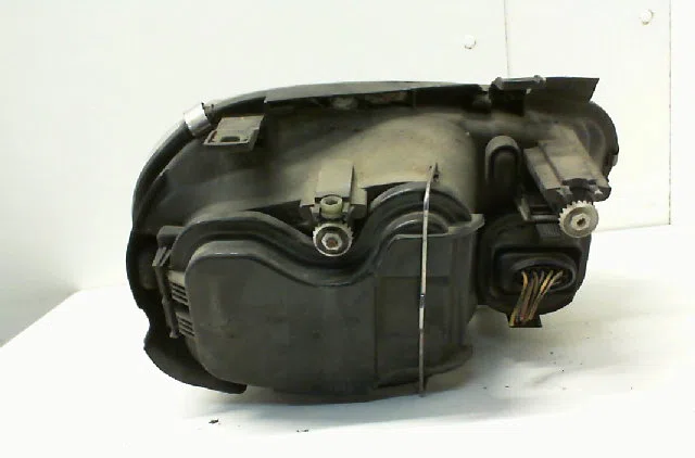 Phare gauche VOLKSWAGEN GOLF IV  1.9 TDI 110ch occasion