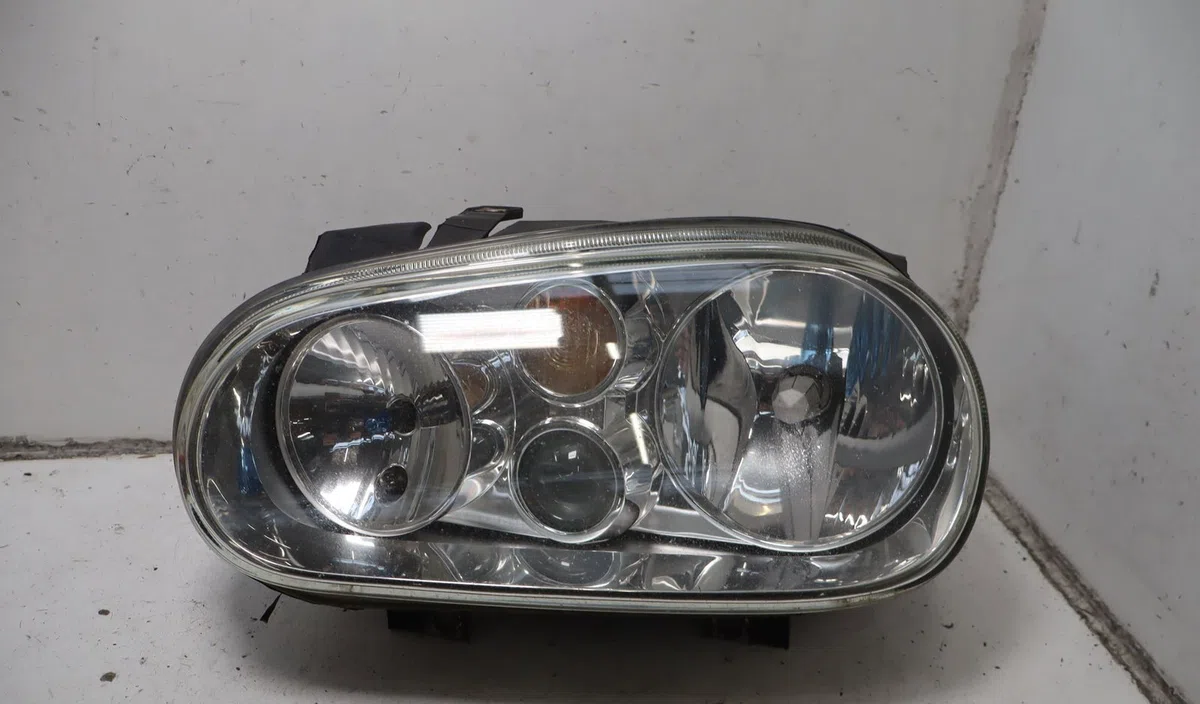 Phare gauche Volkswagen GOLF IV (1J1) 1.8 t (1997-2005) occasion