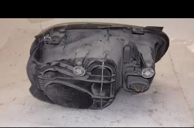 Phare gauche Volkswagen GOLF IV (1J1) 1.9 tdi (1997-2004) occasion