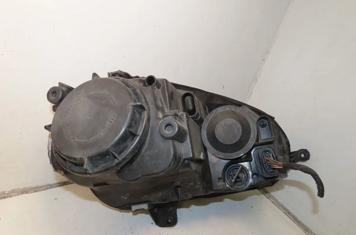 Phare gauche Volkswagen GOLF V (1K1) 1.4 tsi (2005-2008) occasion