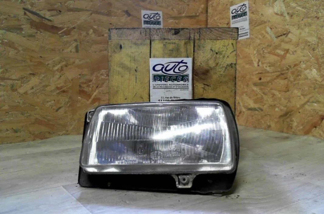 Phare gauche Volkswagen JETTA II (19E, 1G2, 165) 1.3 (1984-1987) occasion