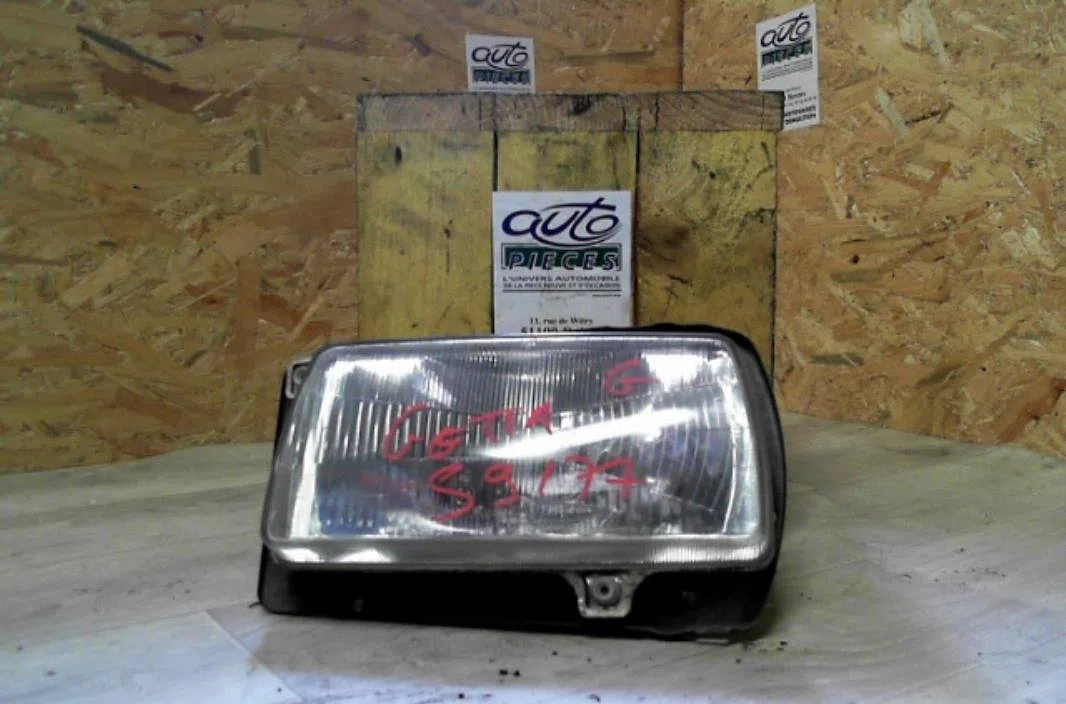 Phare gauche Volkswagen JETTA II (19E, 1G2, 165) 1.3 (1984-1987) occasion