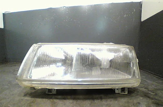 Phare gauche VOLKSWAGEN PASSAT 1994 occasion