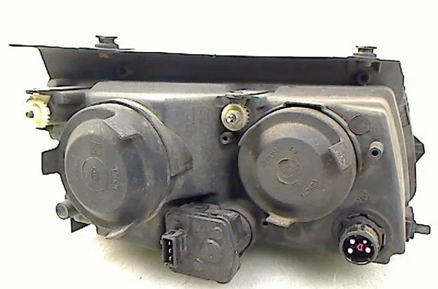 Phare gauche Volkswagen PASSAT B5 (3B2) 1.6 (1996-2000) occasion