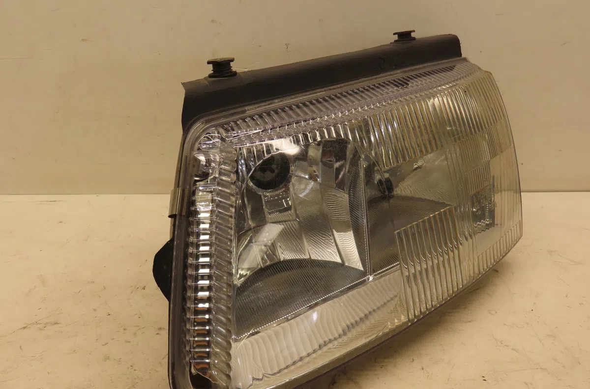 Phare gauche Volkswagen PASSAT B5 (3B2) 1.9 tdi (1996-2000) occasion