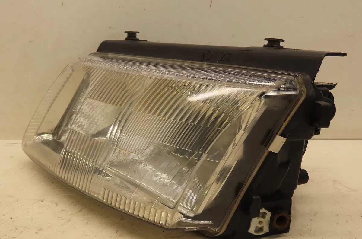 Phare gauche Volkswagen PASSAT B5 (3B2) 1.9 tdi (1996-2000) occasion