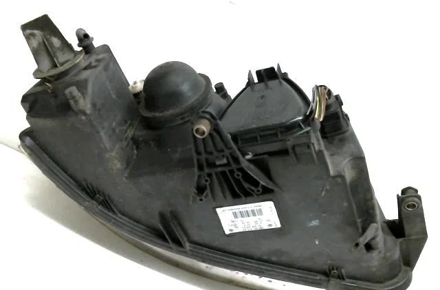 Phare gauche Volkswagen PASSAT B5.5 Variant (3B6) 1.9 tdi (2000-2005) 5 portes occasion