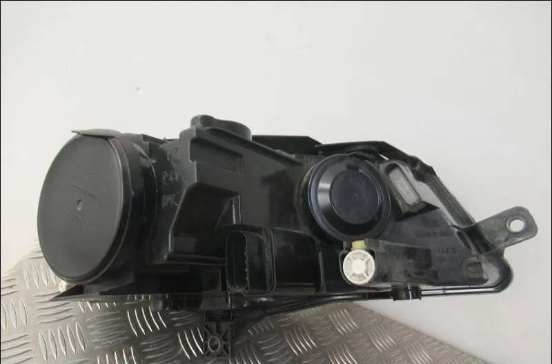 Phare gauche Volkswagen PASSAT B6 Variant (3C5) 1.9 tdi (2005-2010) occasion
