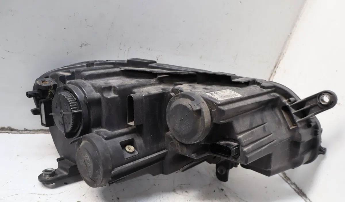 Phare gauche Volkswagen PASSAT B7 Variant (365) 2.0 tdi (2010-2014) occasion