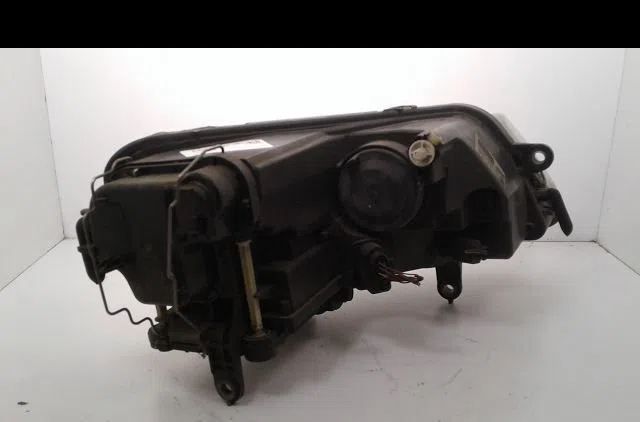 Phare gauche Volkswagen PHAETON (3D1, 3D2, 3D3, 3D4, 3D6, 3D7, 3D8, 3D9) 3.0 v6 tdi 4motion (2004-2007) occasion