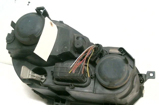 Phare gauche Volkswagen POLO (9N_, 9A_) 1.4 16v (2001-2008) occasion