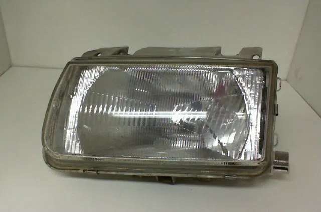 Phare gauche VOLKSWAGEN POLO III  1.4i 8v 60ch occasion