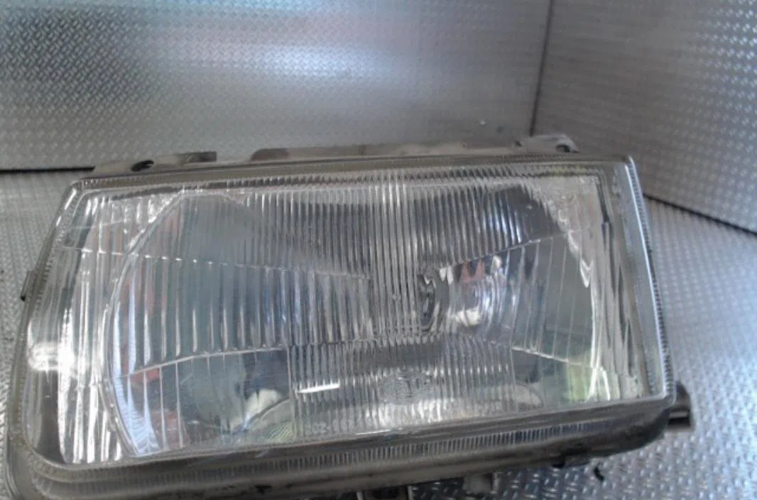 Phare gauche Volkswagen POLO III (6N1) 75 1.6 (1994-1999) occasion