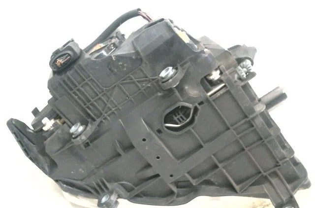 Phare gauche Volkswagen TOUAREG (7LA, 7L6, 7L7) 2.5 r5 tdi (2003-2010) occasion