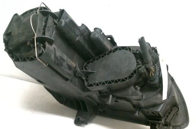 Phare gauche Volkswagen TOURAN (1T1, 1T2) 1.9 tdi (2003-2004) 5 portes occasion