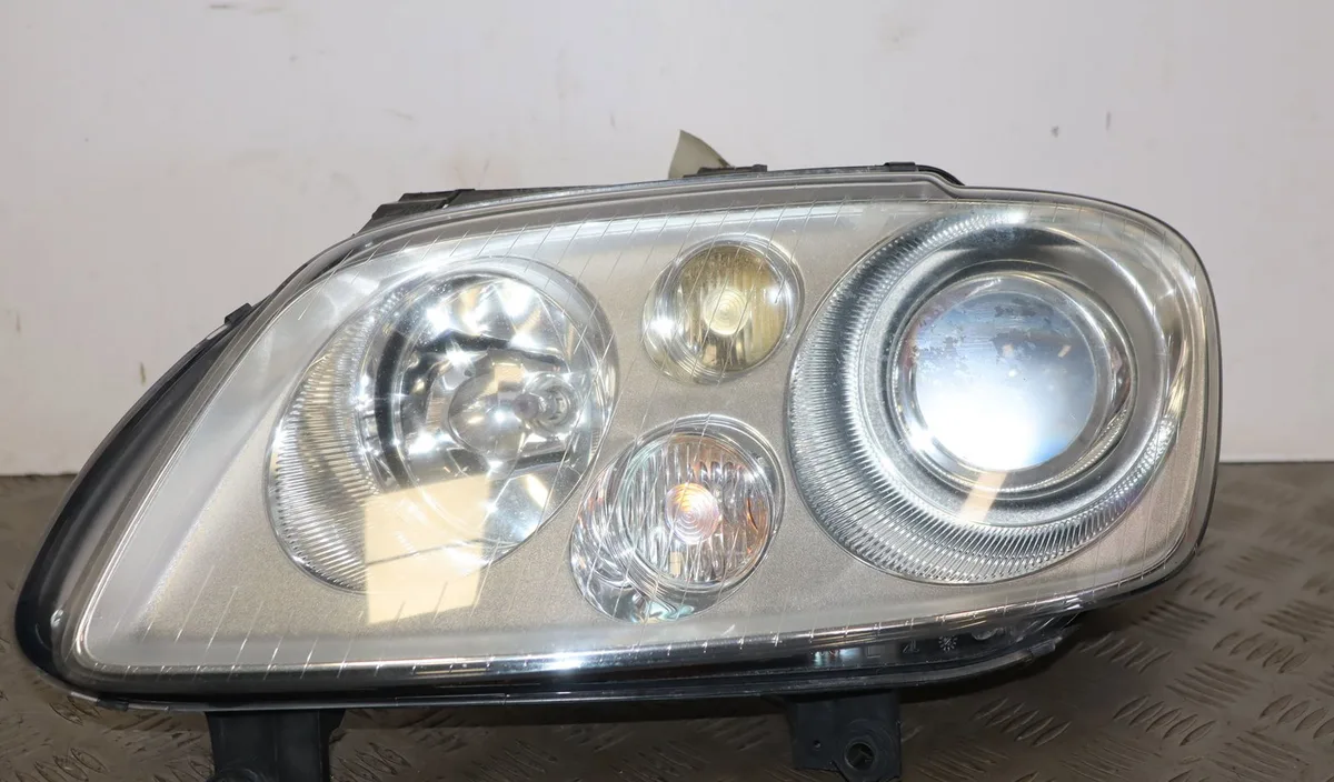 Phare gauche Volkswagen TOURAN (1T1, 1T2) 2.0 fsi (2003-2007) occasion