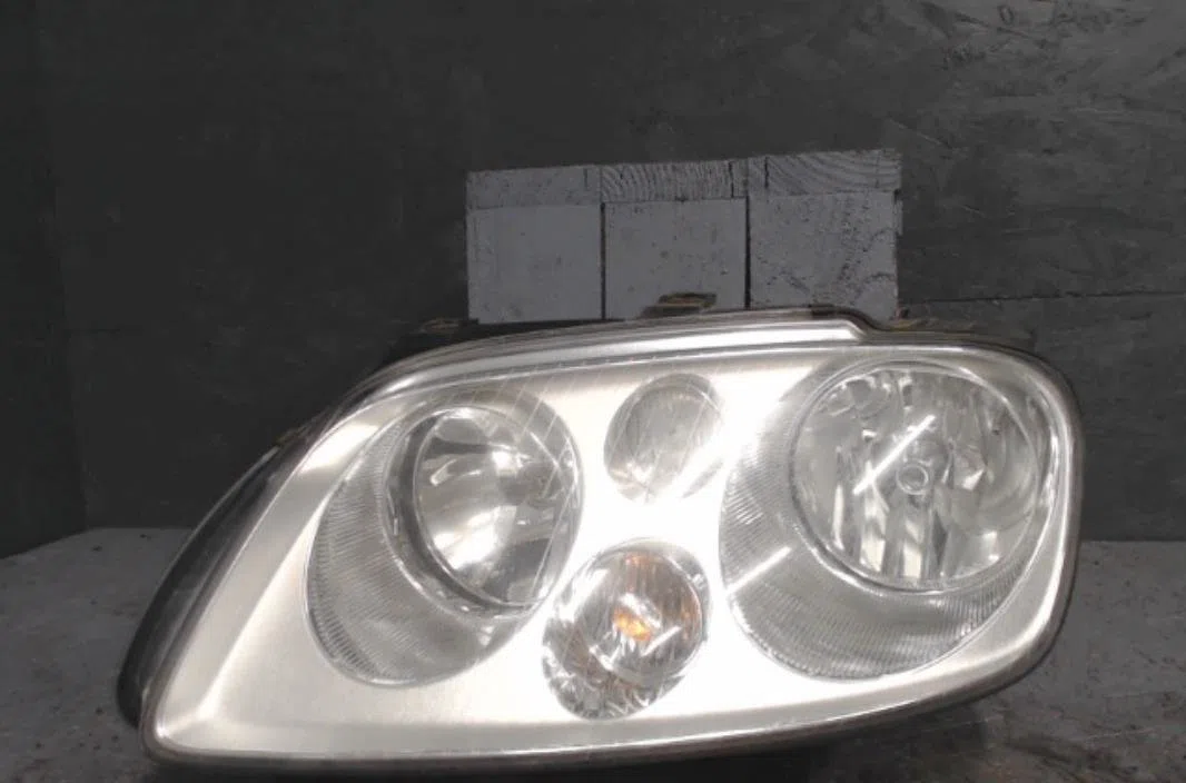 Phare gauche Volkswagen TOURAN (1T1, 1T2) 2.0 tdi 16v (2003-2010) 5 portes occasion