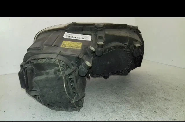Phare gauche Volkswagen TOURAN (1T1, 1T2) 2.0 tdi 16v (2003-2010) 5 portes occasion