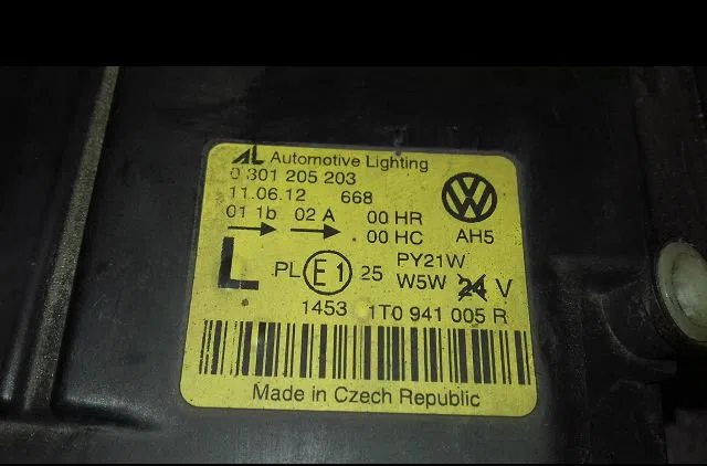 Phare gauche Volkswagen TOURAN (1T1, 1T2) 2.0 tdi 16v (2003-2010) 5 portes occasion