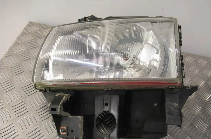 Phare gauche Volkswagen TRANSPORTER IV Camionnette (70A, 70H, 7DA, 7DH) 2.5 tdi (1995-2003) occasion