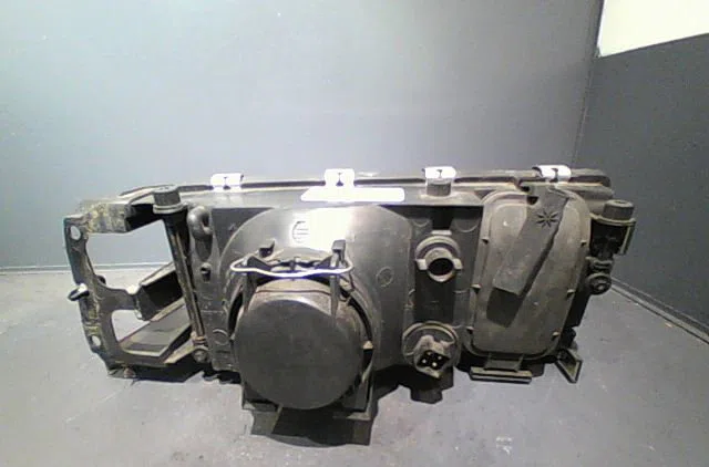 Phare gauche Volvo 940 II Break (945) 2.4 td interc. (1994-1998) occasion
