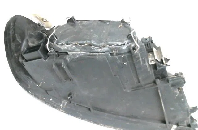 Phare gauche Volvo C30 (533) 2.0 d (2006-2012) occasion
