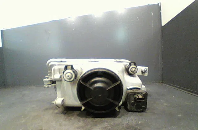 Phare gauche Volvo S40 I (644) 1.9 td (1995-1999) occasion