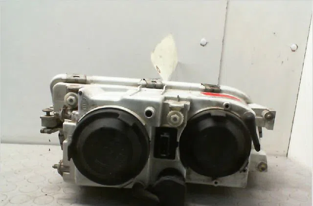 Phare gauche Volvo V40 Break (645) 1.9 di (2000-2004) occasion