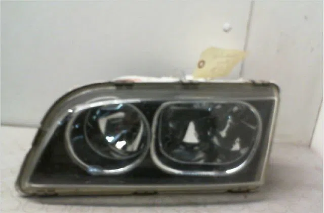 Phare gauche Volvo V40 Break (645) 1.9 di (2000-2004) occasion