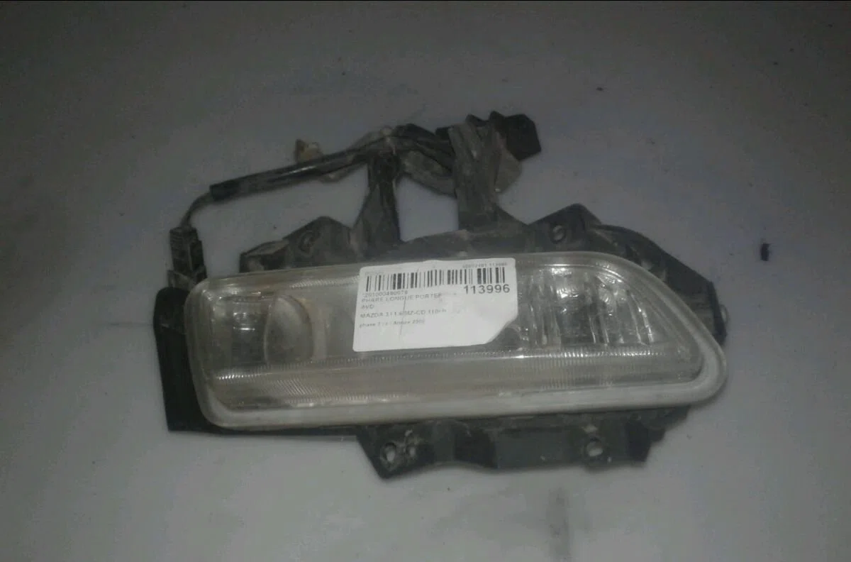 Phare longue portee avant droit MAZDA 3 I 2008 occasion